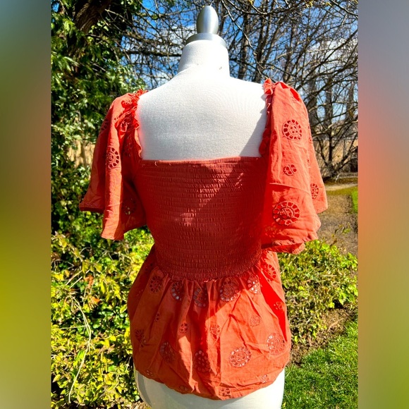 Q & A Los Angeles Women's Orange rust Smocked Top - Picture 4 of 5